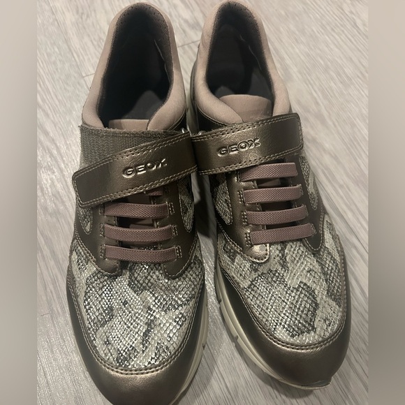 Geox Snakeskin Sneakers M6.5 W8 - Picture 1 of 6